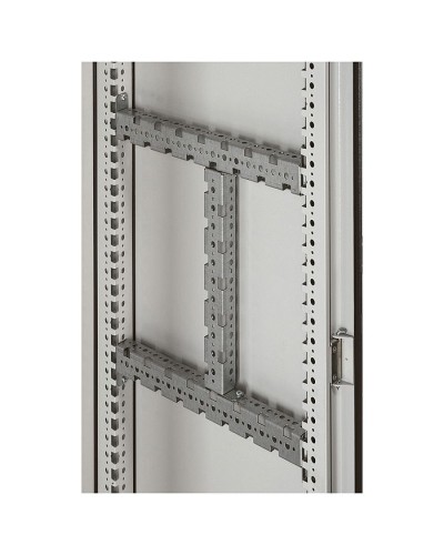 Траверс многофункциональный Legrand 048033 в Санкт-Петербурге Аксессуары для стоек и шкафов Pintop.ru